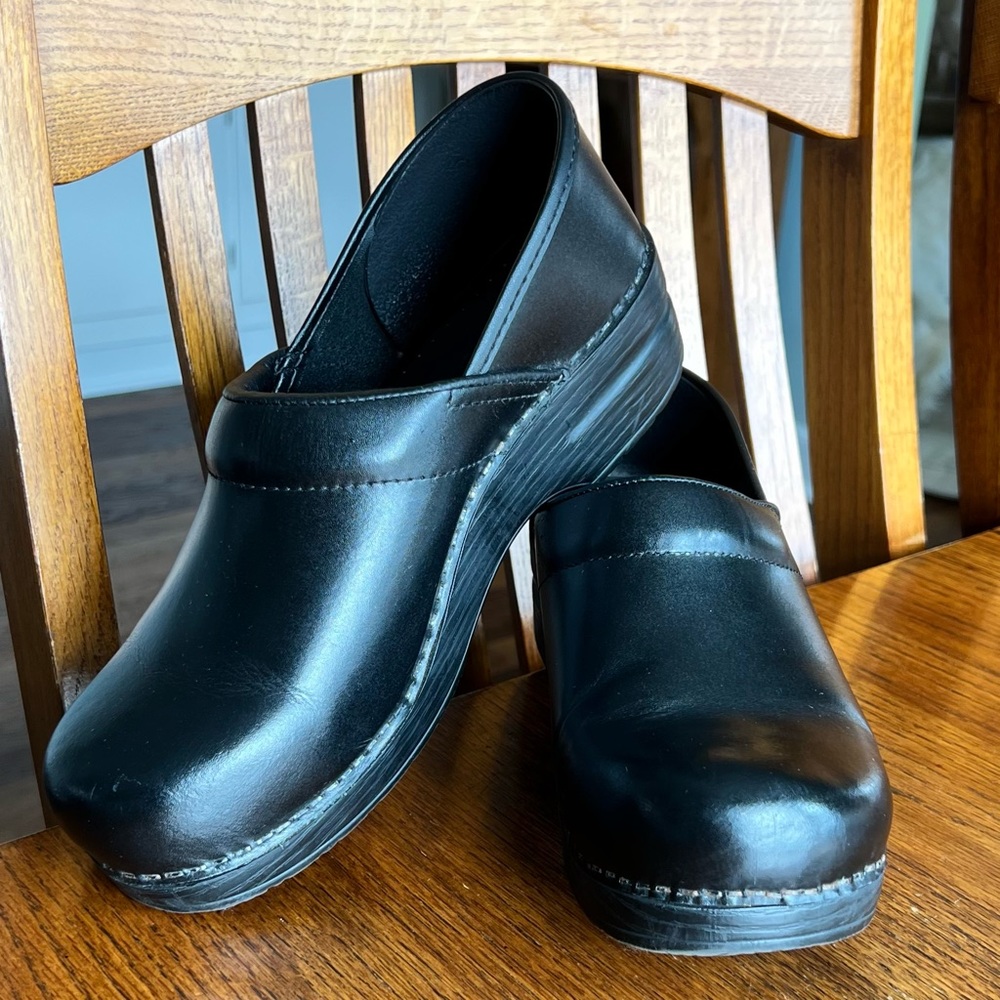 Dansko Women's Professional Clog-Slip on, Sz 9.5-10 US, EU 40.